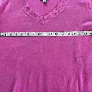 Croft and Barrow Women's V-Neck Sweater - Pink